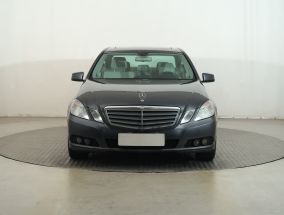 Mercedes-Benz E - 2010