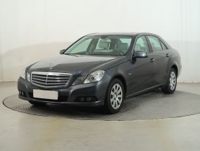 Mercedes-Benz E - 2010