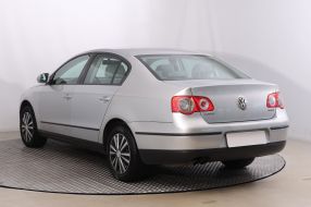 Volkswagen Passat - 2005