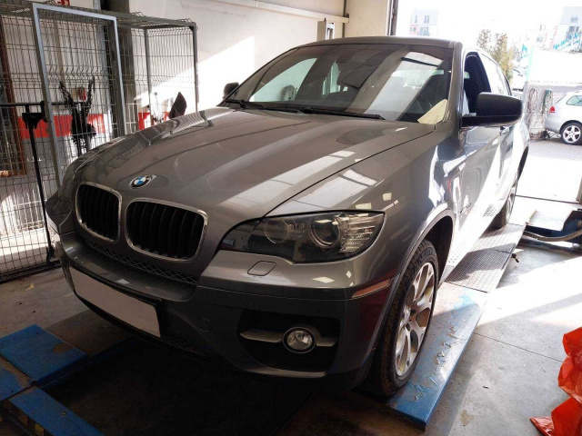 BMW X6 2011