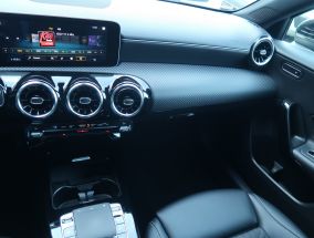 Mercedes-Benz A - 2018