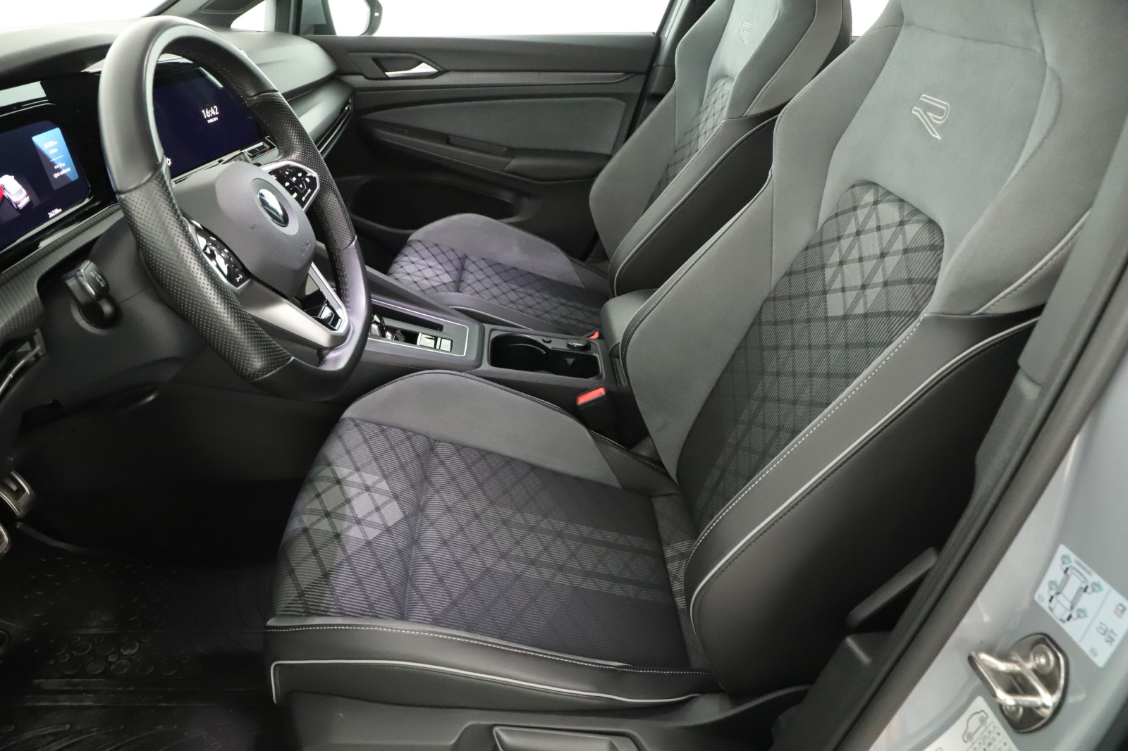 Volkswagen Golf - 2022