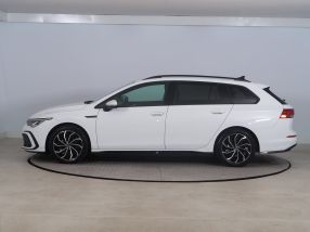 Volkswagen Golf - 2023