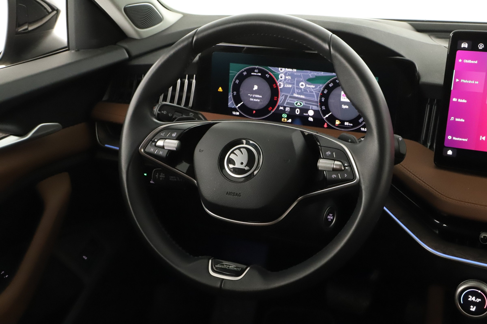 Škoda Superb - 2024