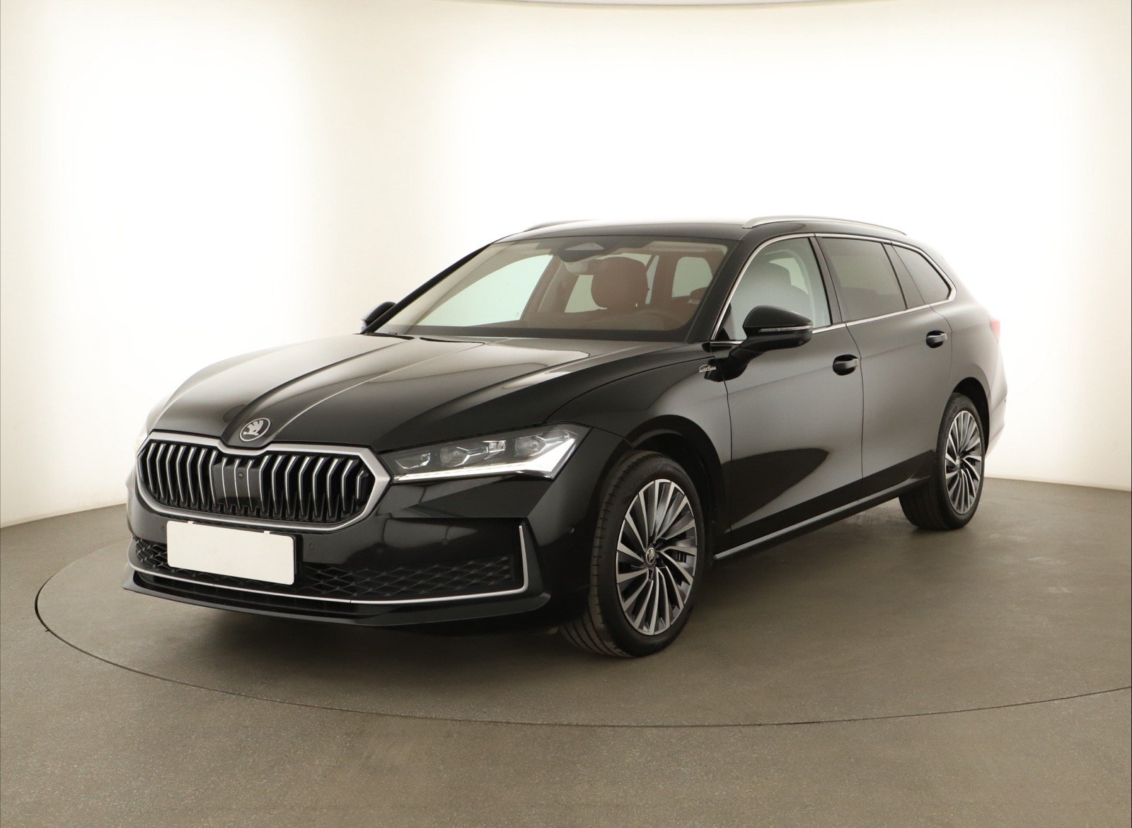 Škoda Superb - 2024