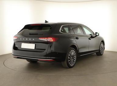 Škoda Superb - 2024