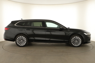 Škoda Superb - 2024