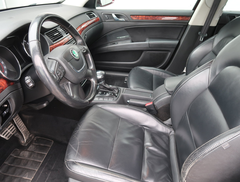 Škoda Superb, 2010