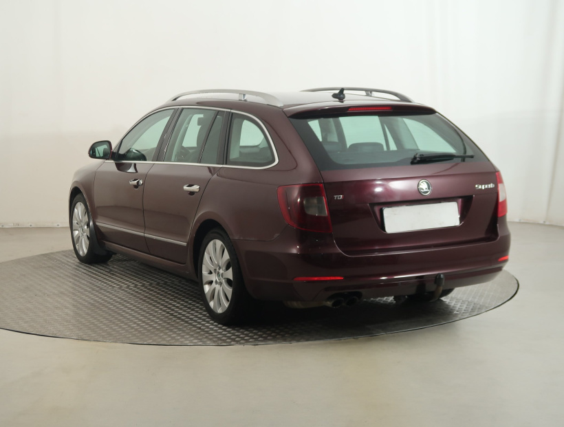 Škoda Superb, 2010