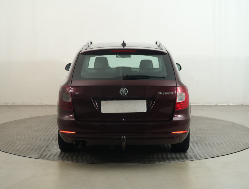 Škoda Superb, 2010