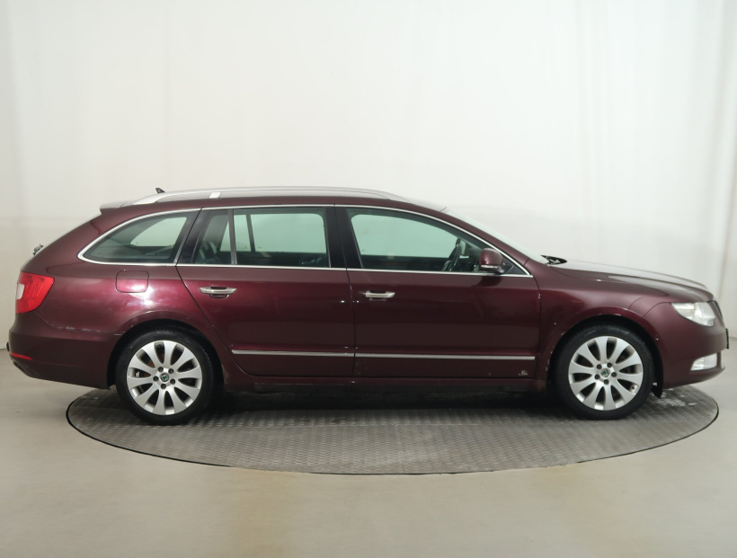 Škoda Superb, 2010