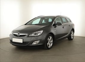 Opel Astra - 2012