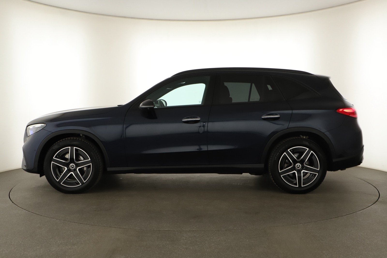 Mercedes-Benz GLC - 2024