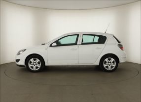 Opel Astra - 2011