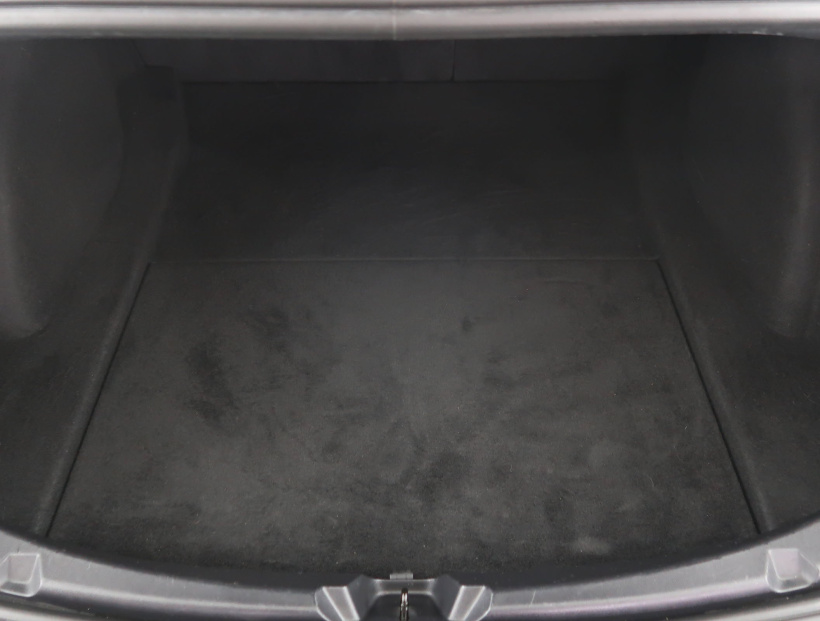 Tesla Model 3, 2019