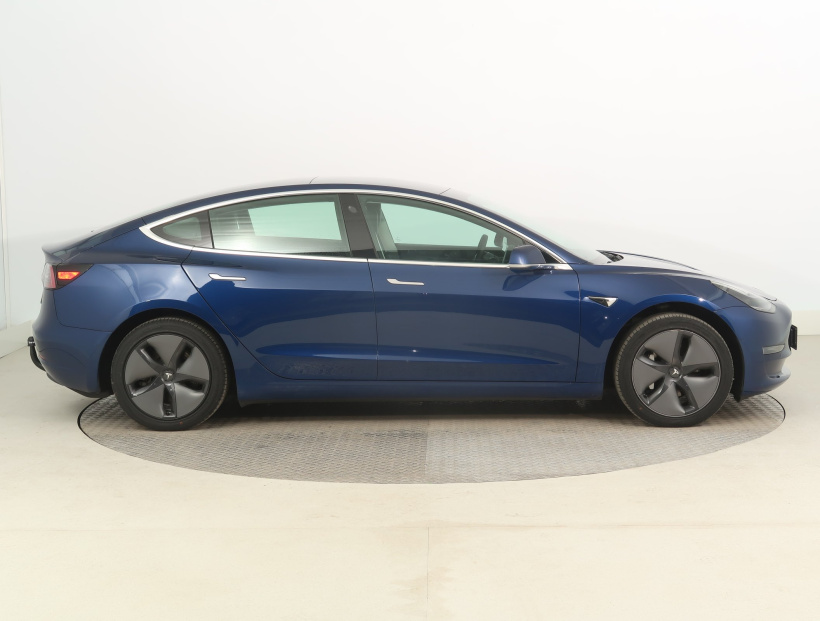 Tesla Model 3, 2019