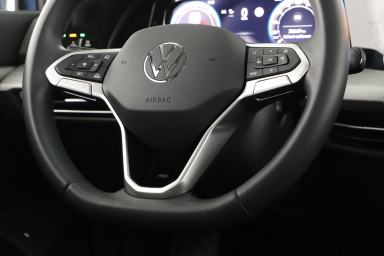 Volkswagen Golf - 2024