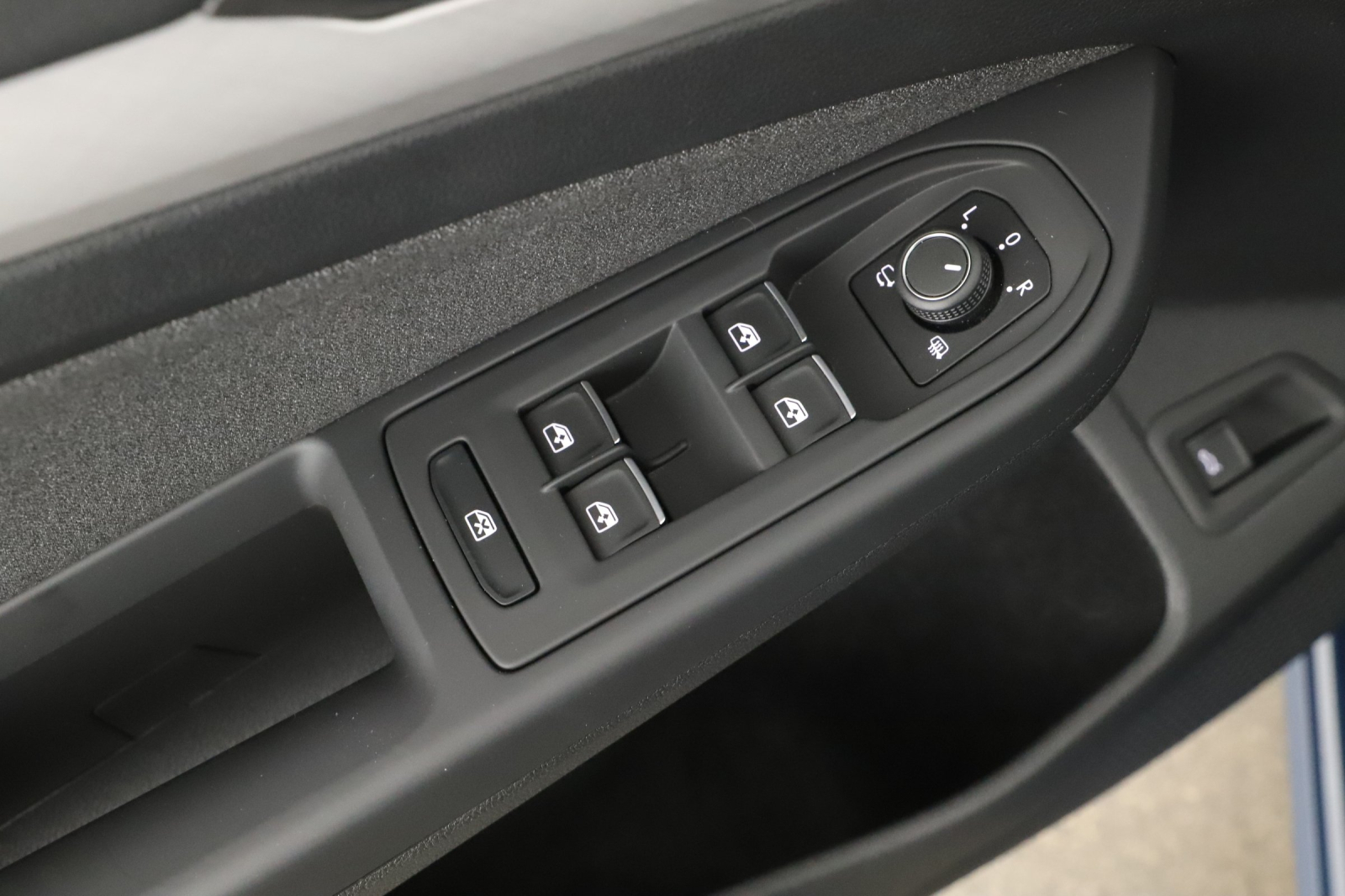 Volkswagen Golf - 2024