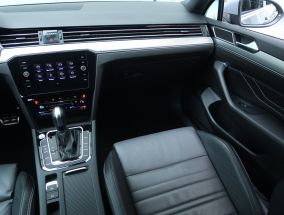 Volkswagen Passat - 2023