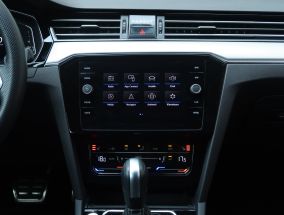 Volkswagen Passat - 2023