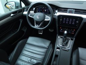 Volkswagen Passat - 2023