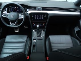 Volkswagen Passat - 2023