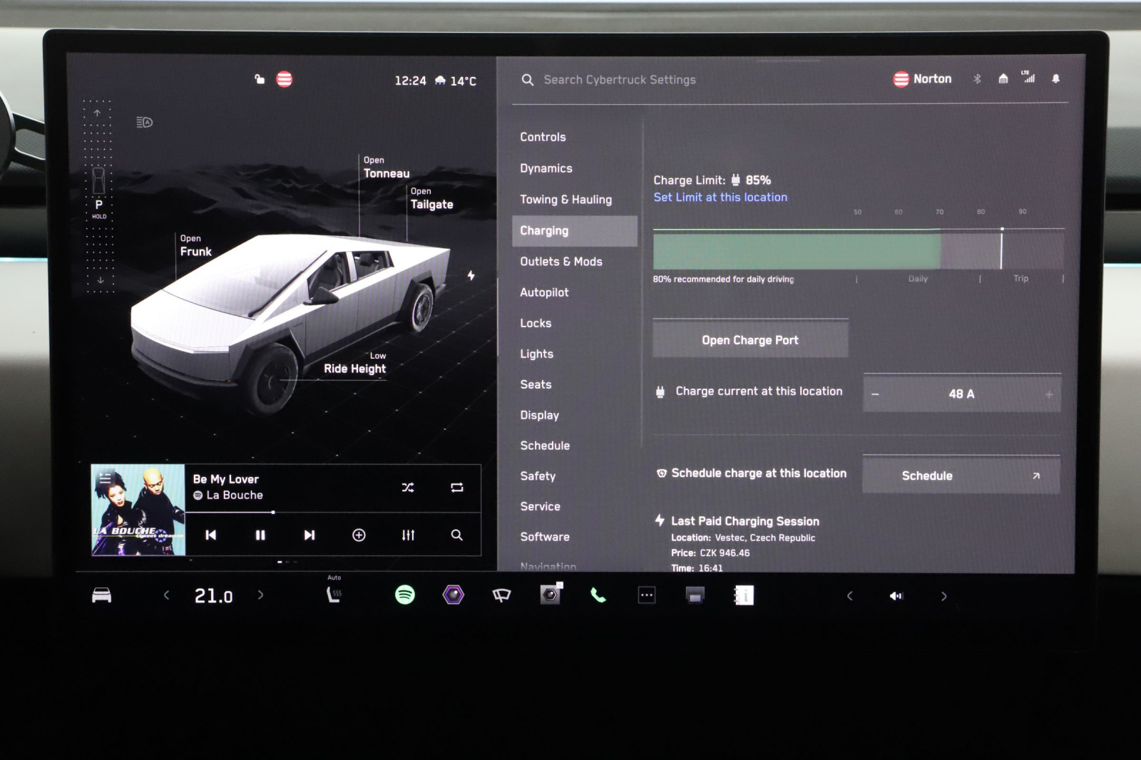 Tesla Cybertruck - 2024