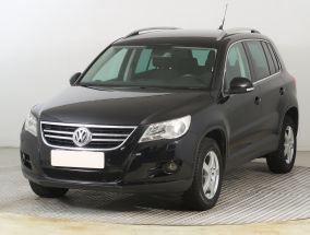 Volkswagen Tiguan - 2011