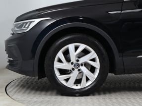 Volkswagen Tiguan - 2020