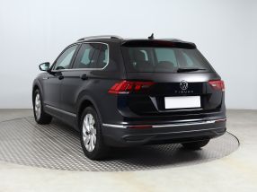 Volkswagen Tiguan - 2020