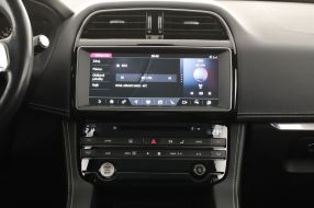 Jaguar F-Pace - 2016