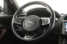 Jaguar F-Pace - 2016