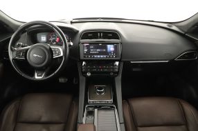 Jaguar F-Pace - 2016