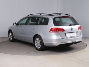 Volkswagen Passat - 2011