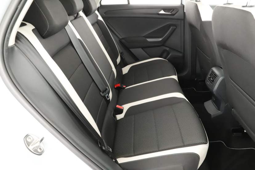 Volkswagen T-Roc, 2018