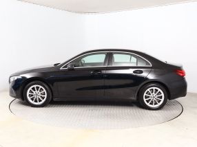 Mercedes-Benz A - 2021