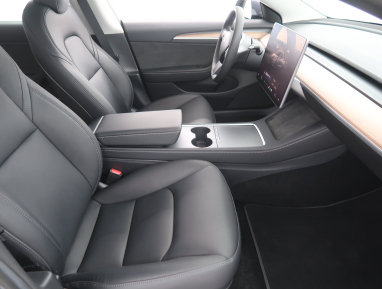 Tesla Model 3 - 2023