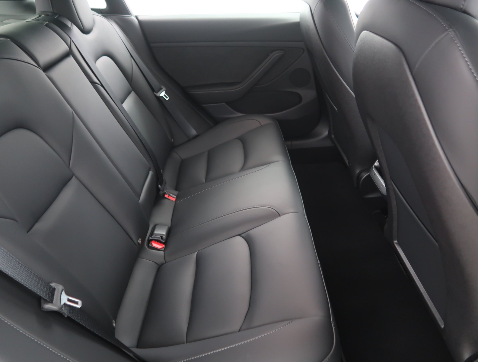 Tesla Model 3 - 2023