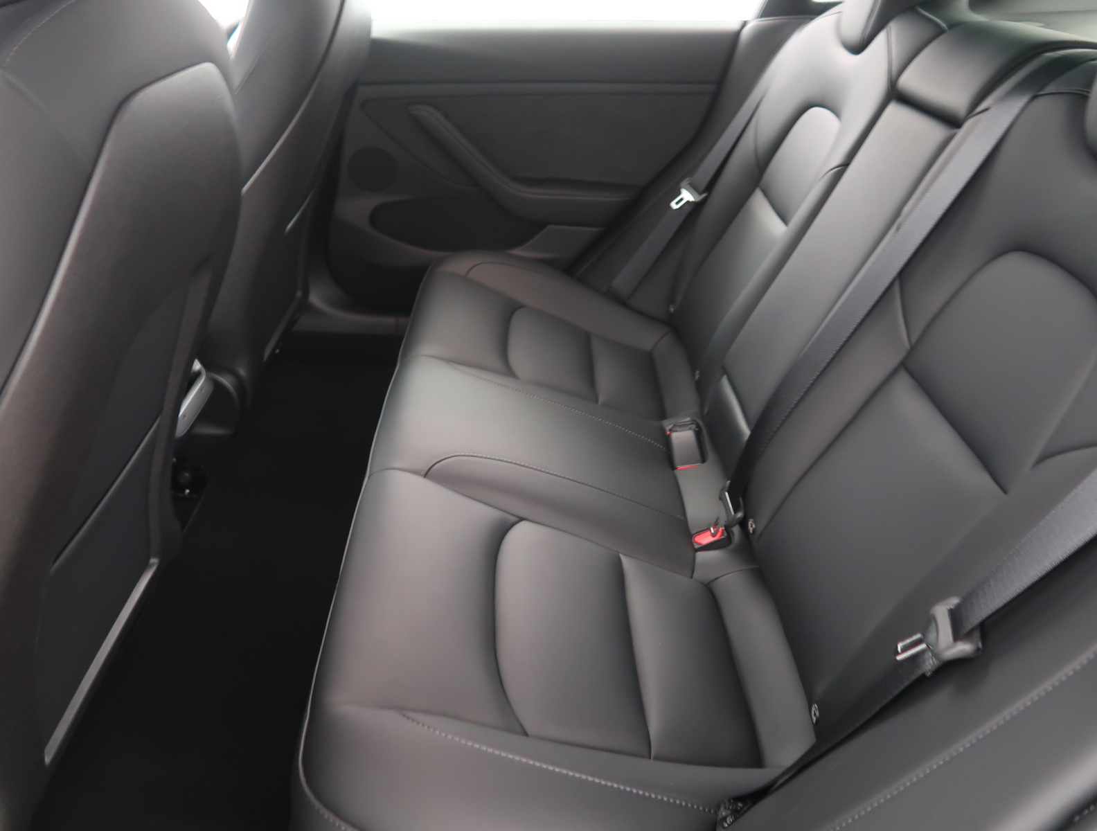 Tesla Model 3 - 2023