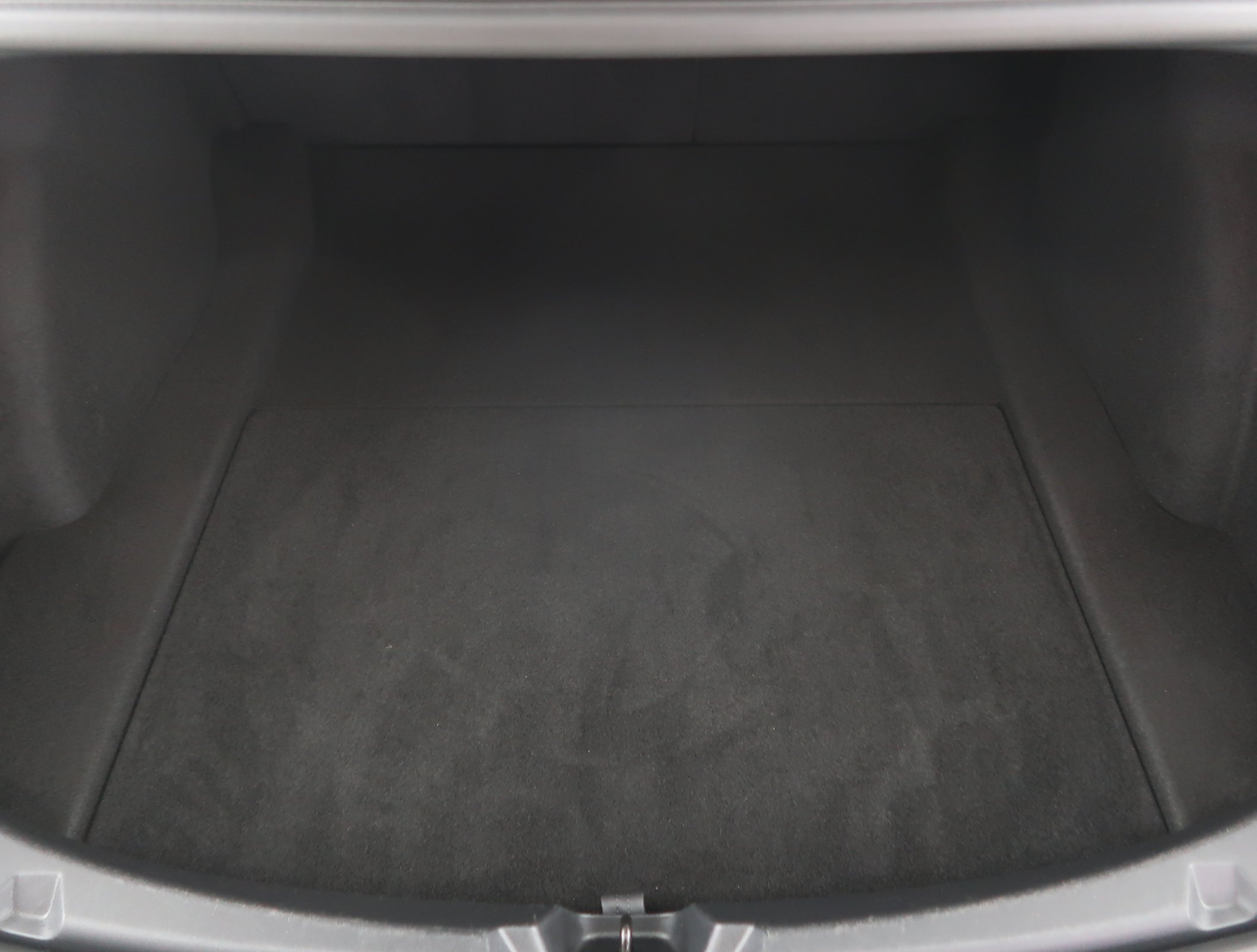 Tesla Model 3 - 2023