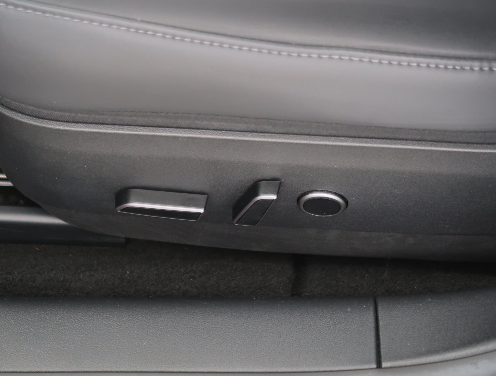 Tesla Model 3 - 2023