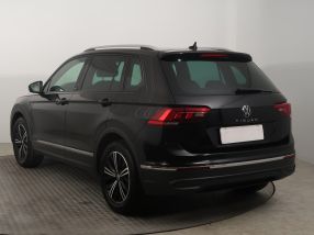 Volkswagen Tiguan - 2021