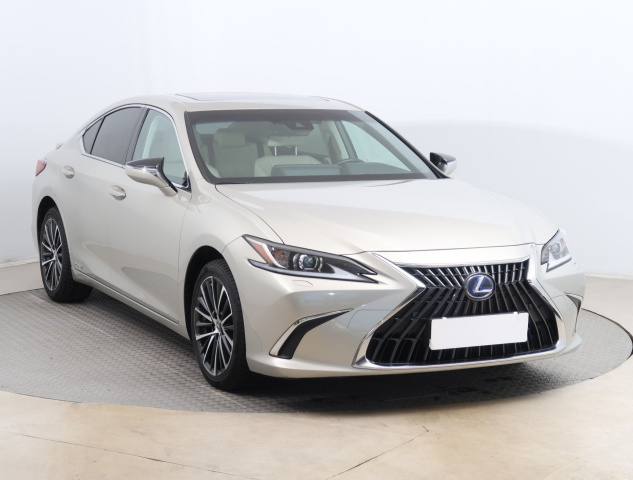 Lexus ES 2022