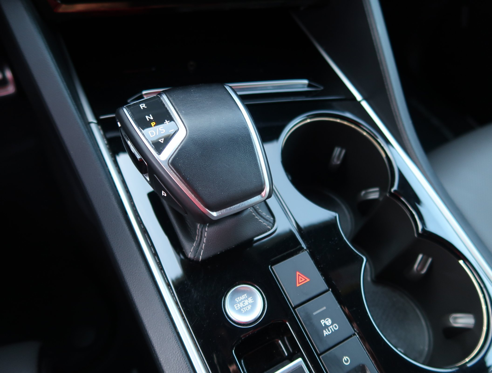 Volkswagen Touareg - 2021
