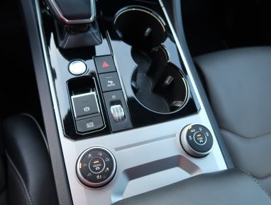 Volkswagen Touareg - 2021
