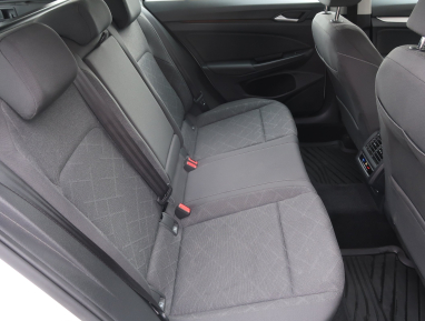 Volkswagen Golf - 2022