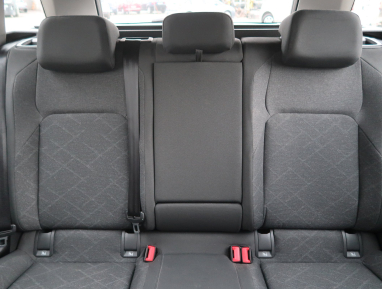 Volkswagen Golf - 2022