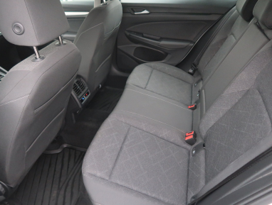 Volkswagen Golf - 2022