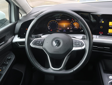 Volkswagen Golf - 2022