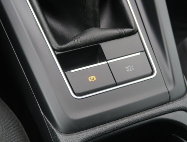 Volkswagen Golf - 2022